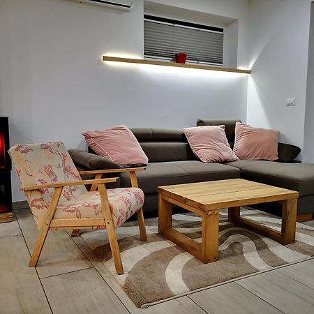 Pr'Fik Apartments Kranj Eksteriør bilde