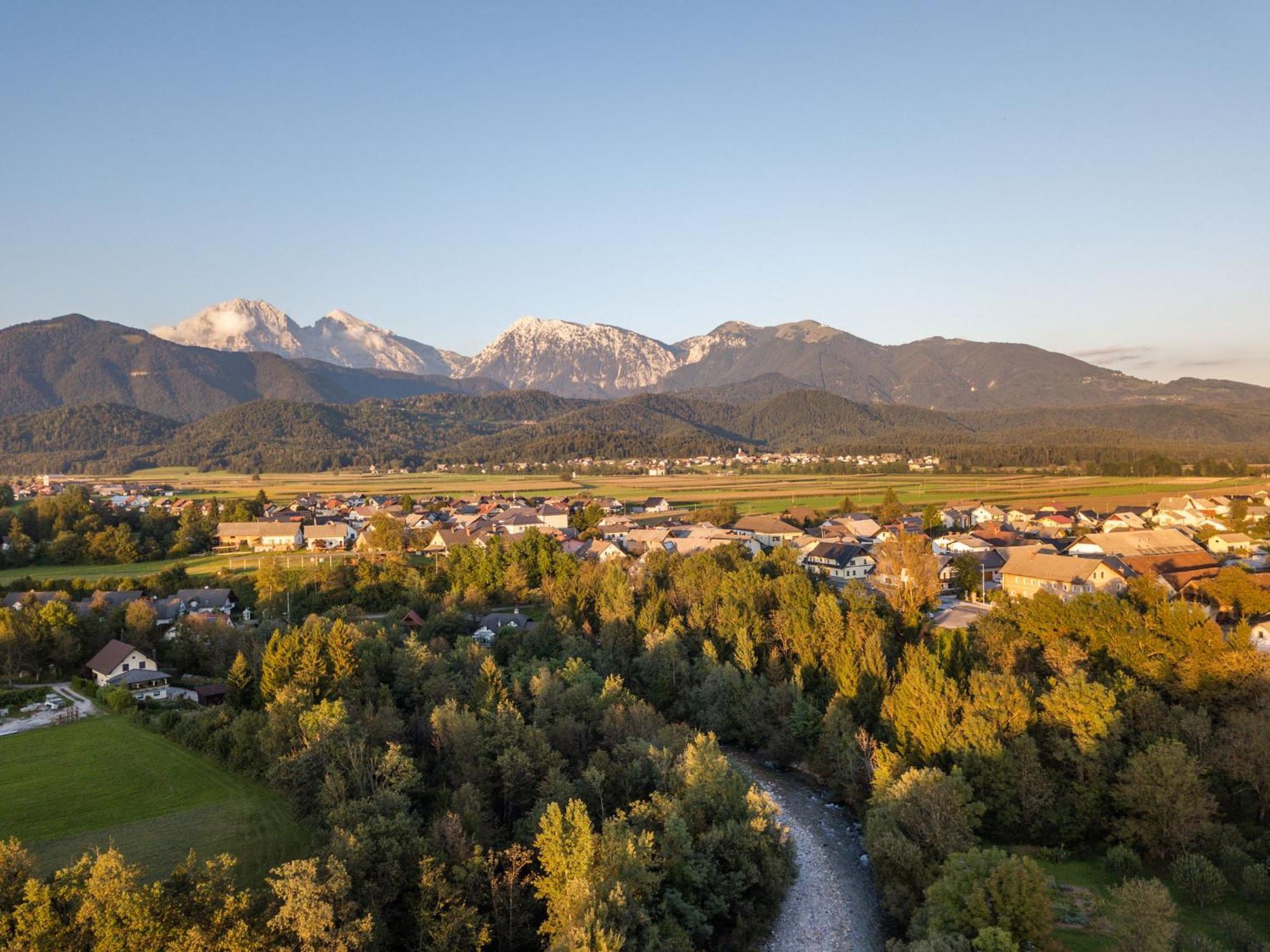 Pr'Fik Apartments Kranj Eksteriør bilde